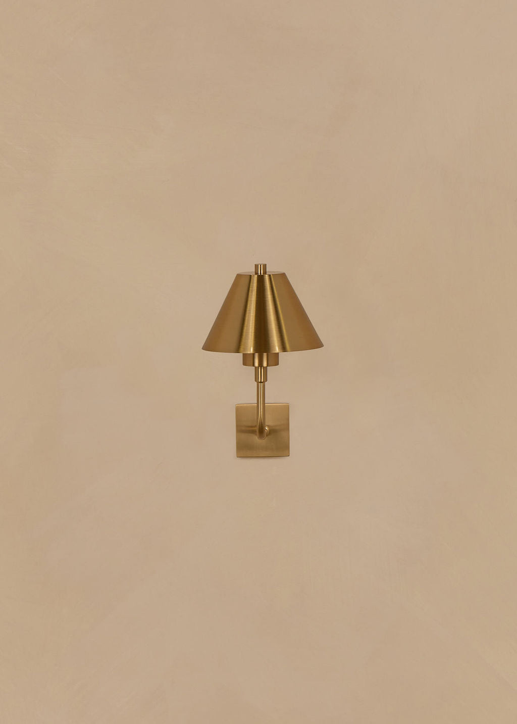 Duruga Rechargeable Wall Light in Brass