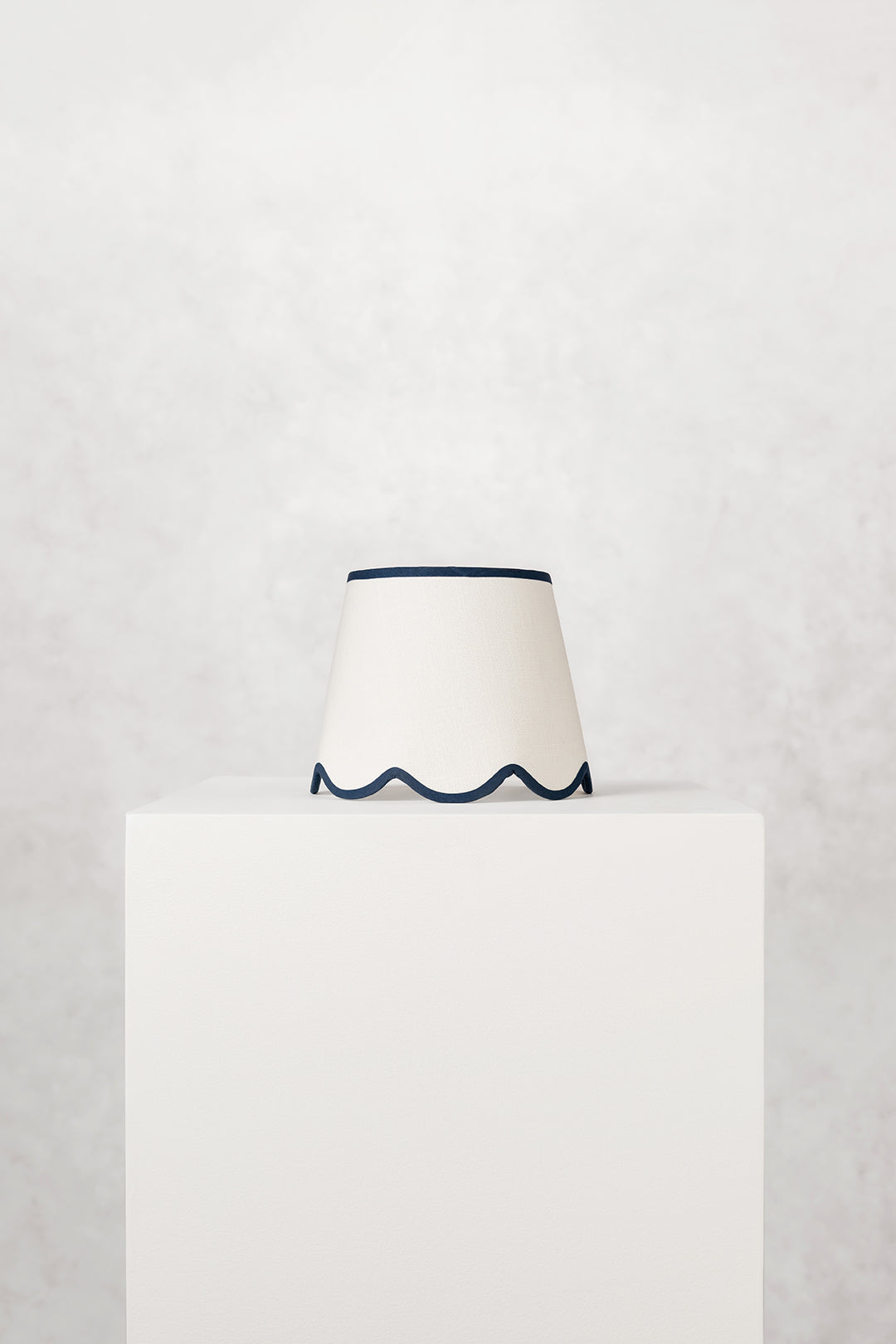 25cm scallop straight empire lampshade in cotton - Navy blue