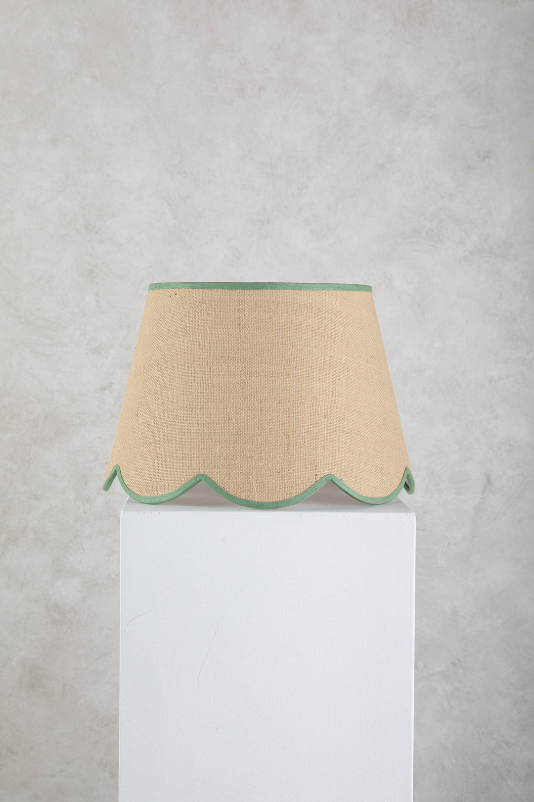 45cm scalloped straight empire lampshade in jute - Green