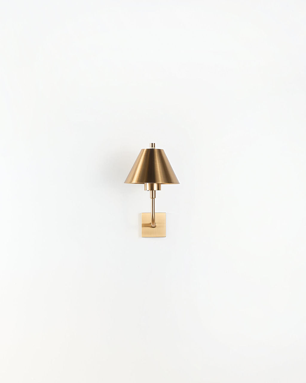 Duruga Wall Light in Brass