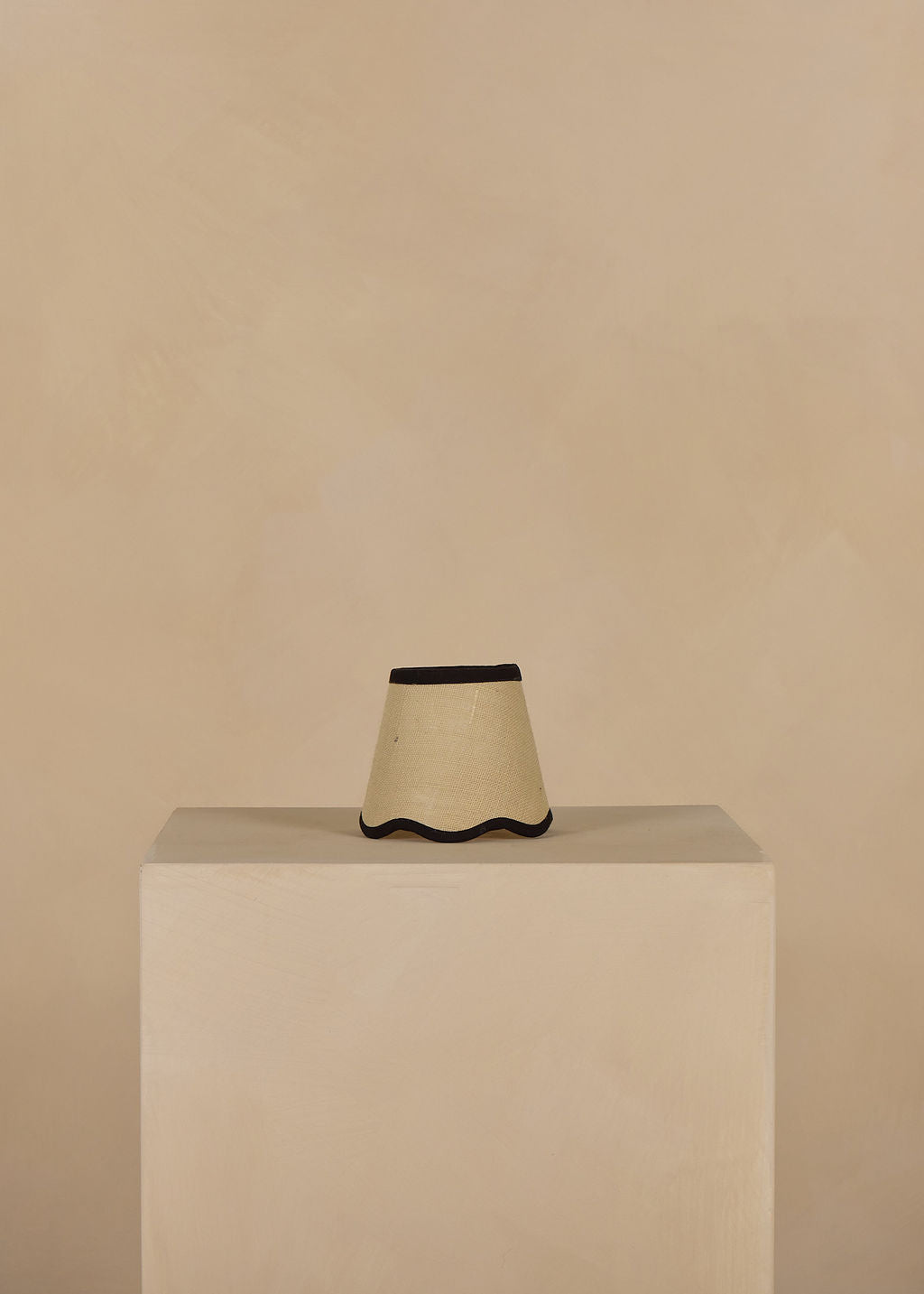 16cm scalloped empire lampshade in jute