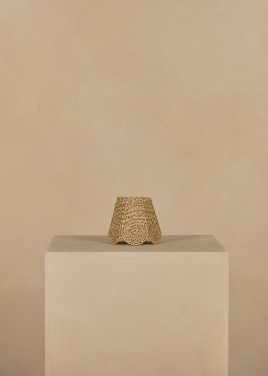 16cm scallop empire lampshade in seagrass