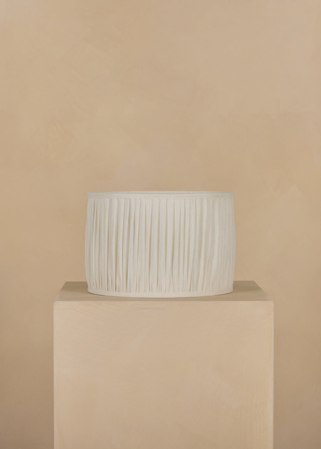 35cm drum gathered lampshade in white linen