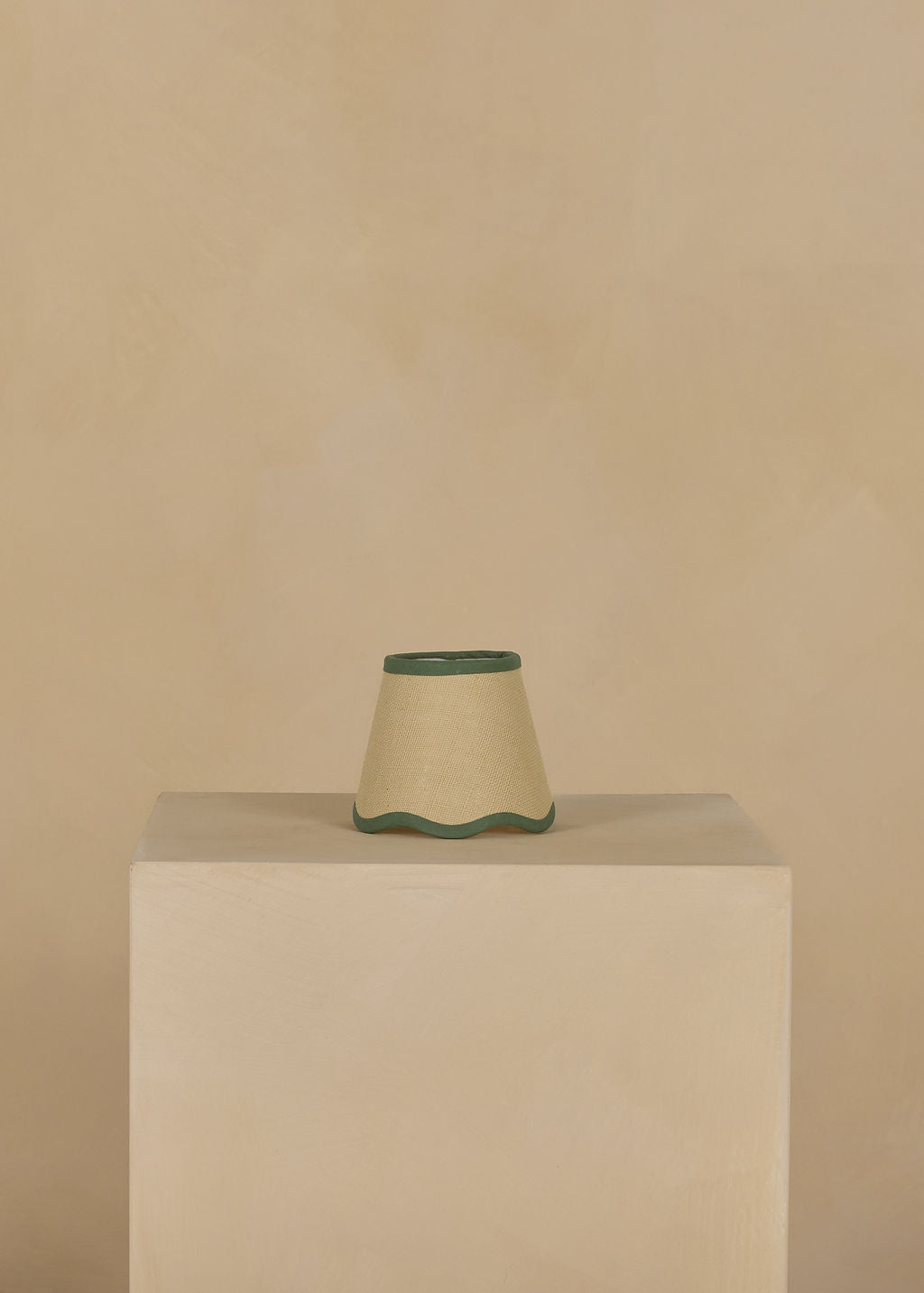 16cm scalloped empire lampshade in jute